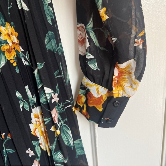 Indigo Rose Long Sleeve Pleated Maxi Dress Black Floral Print - Picture 4 of 9